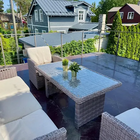 Modern 2br With Spacious Terrace Апартаменты *